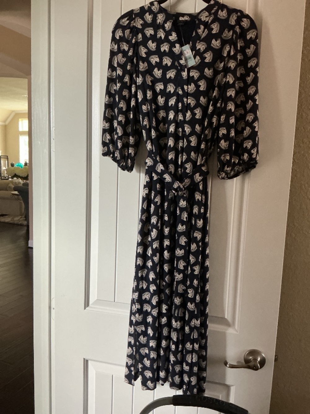 Dress - Picture 3 of 4